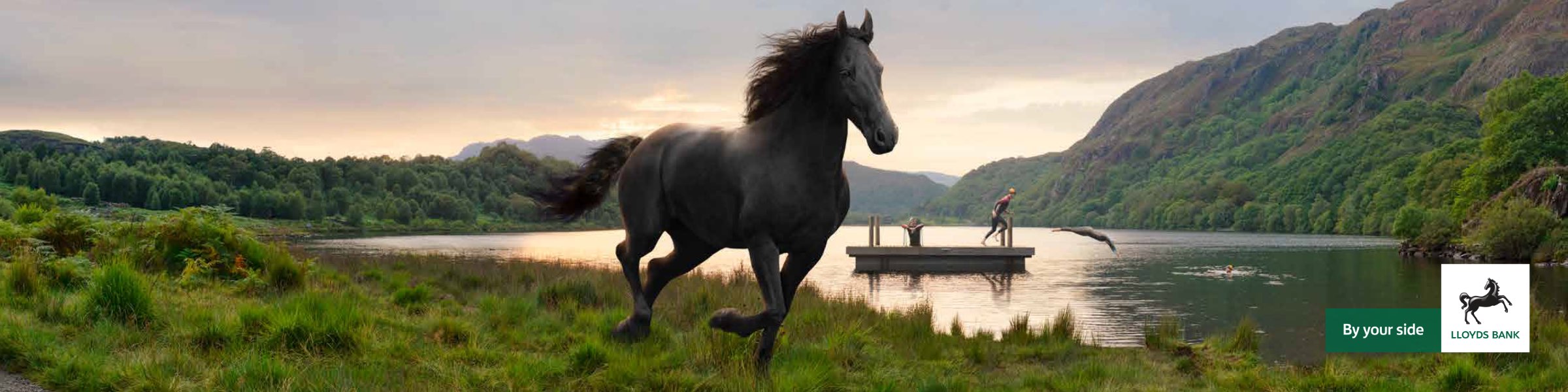 lloyds_forward_ooh_3@2x